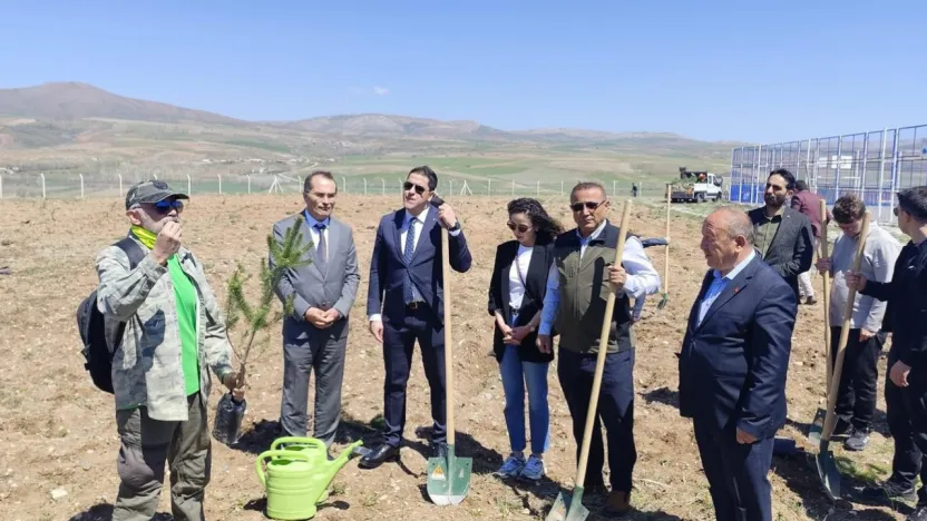 Büyükşehir, Pınarbaşı İlçesini ağaçlandırdı