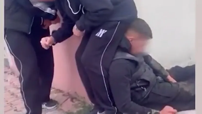 Çevreye rahatsızlık veren 3 şahıs yakalandı