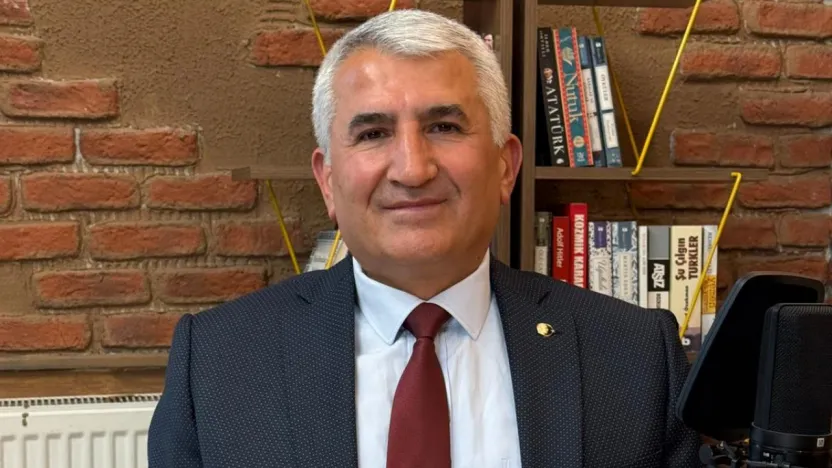 CHP'li Gümüş, 'Belediye film stüdyosu gibi çalışmak yerine hizmet üretsin'