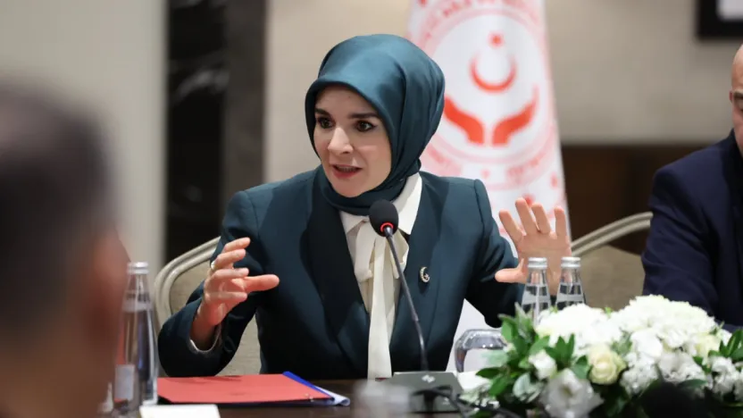 Çocukların beden algısını korumayı amaçlayan yeni bir sosyal medya düzenlemesi hayata geçiriliyor