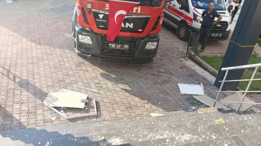 Dokuzuncu kattan düşen genç yaralandı