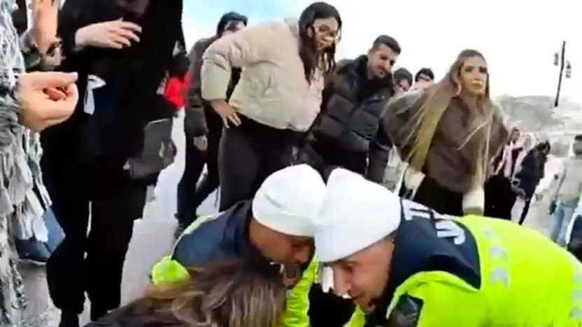 Erciyes'te fenalaşan kadına ilk müdahale jandarmadan geldi