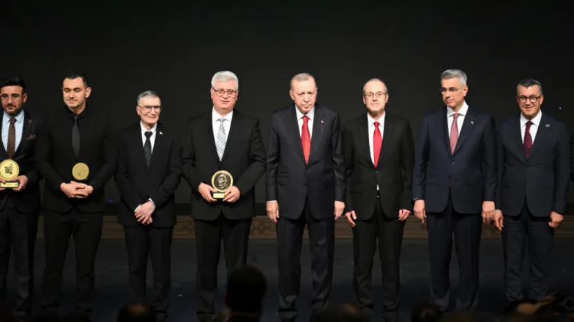 ERÜ Eczacılık Fakültesi Öğretim Üyesi Profesör Doktor Yılmaz TÜSEB-Teşvik ödülü aldı