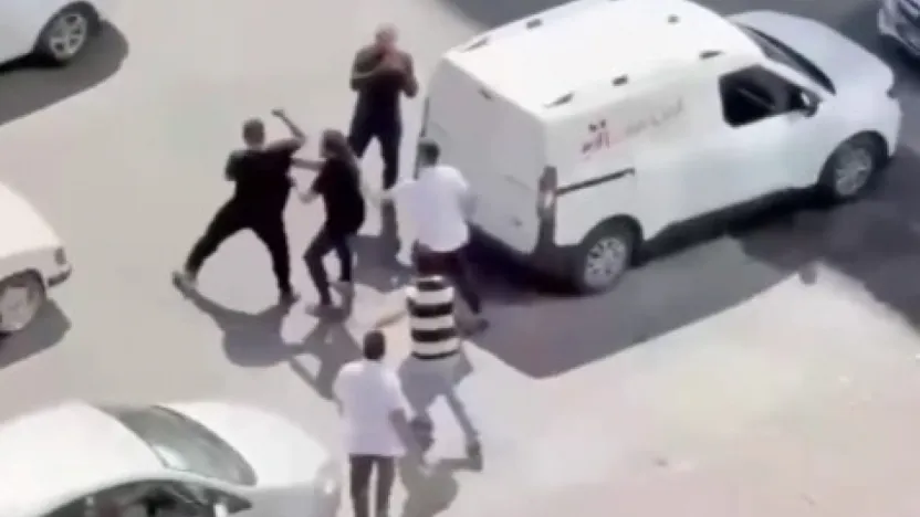 Esnafların cam silme kavgası