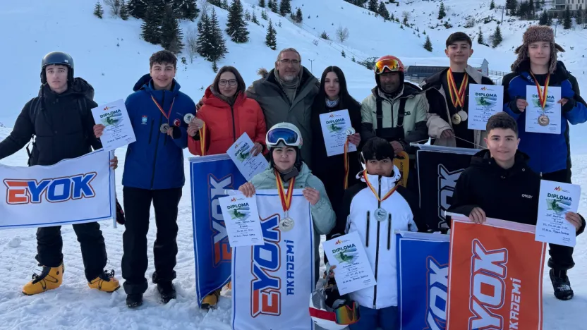 EYOK sporcuları önce Erzurum'dan 15, daha sonra ise Makedonya'dan 13 madalyayla döndü