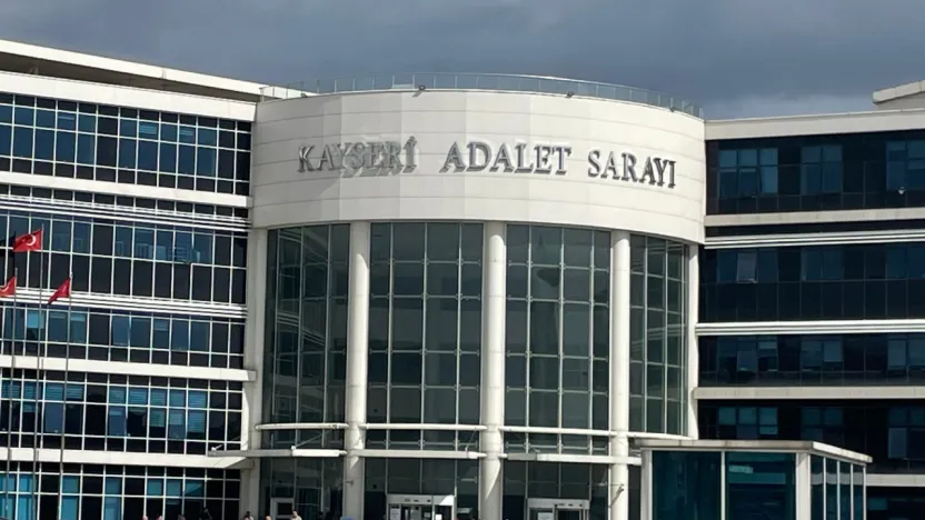 Haklarında 'yağma' suçuyla dava açılan 2 kadın suçlamayı reddetti