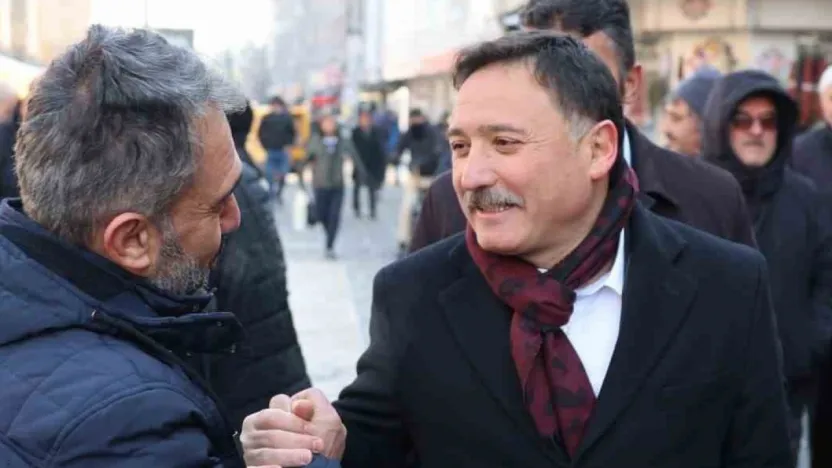 Halkın Valisi Gökmen Çiçek, Yeni Yıl Mesaisine Halkın Arasında Başladı