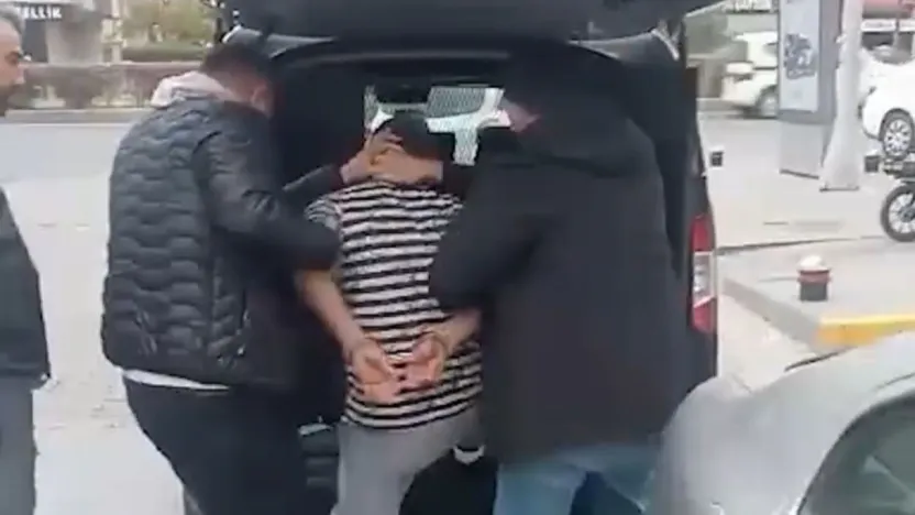Hırsızlık suçundan aranan firari yakalandı