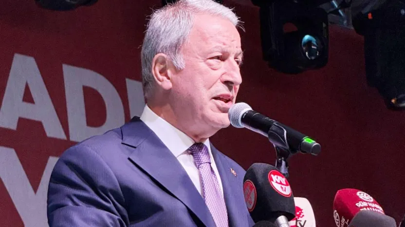 Hulusi Akar 'Bu karanlık gecede hain darbecilerin yaptıkları tuzaklara düşmedik'