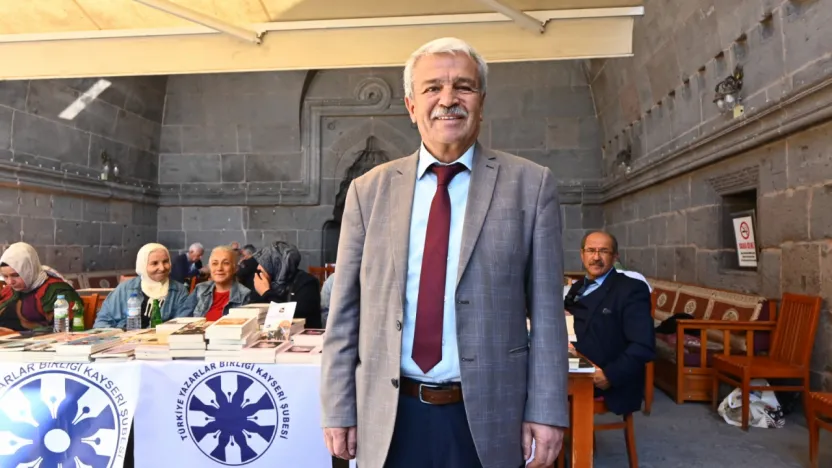 Hunat Hatun Medresesi'nde kitapseverler için imza günü