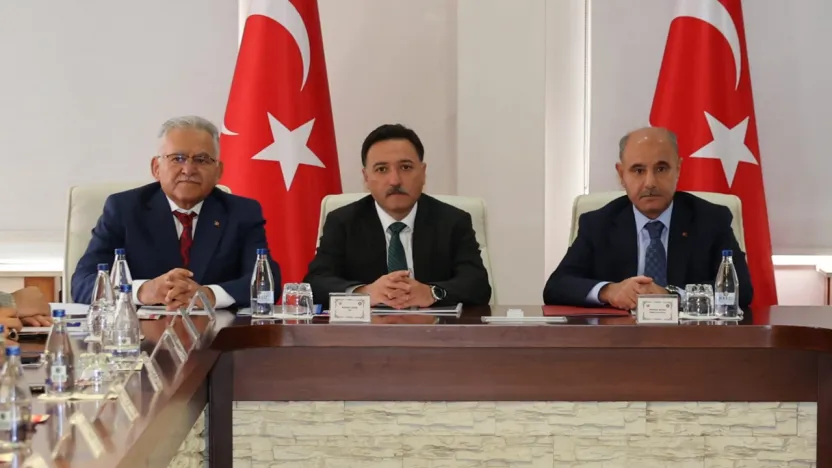 İçişleri Bakan Yardımcısı Aktaş, Sahipsiz Hayvanların Korunmasına Yönelik Çalışmaları Kayseri'de değerlendirdi