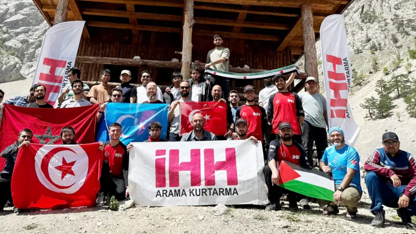 İHH Arama Kurtarma Ekibi, Yabancı Öğrencilerle Doğa Kampı Düzenledi