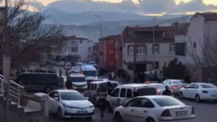 İki kardeşin bıçakla yaralanıp birinin öldüğü olayın sanığının yeniden yargılanmasına başlandı