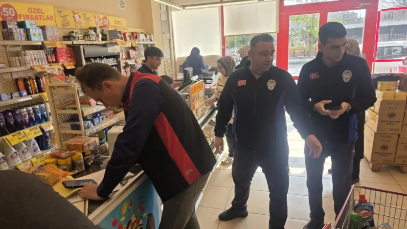 İncesu'da market denetimi: Son kullanma tarihi geçmiş çok sayıda ürün ele geçirildi