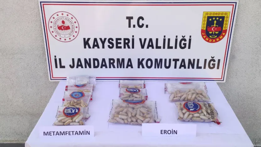 İran uyruklu 3 şüphelinin midesinden 3 kilo 382 gram uyuşturucu çıkarıldı