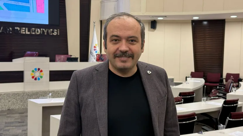 İYİ Partili Alparslan, 'Kocasinan'a memur olarak alınan kişilerin aynı soyadı taşıması tesadüf mü?