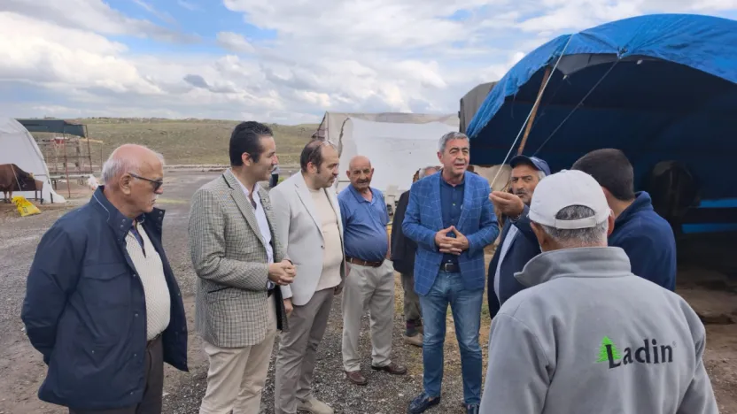 İYİ Partili Yücel: 'Kurban pazarında satıcı var, hayvan var ama müşteri yok'