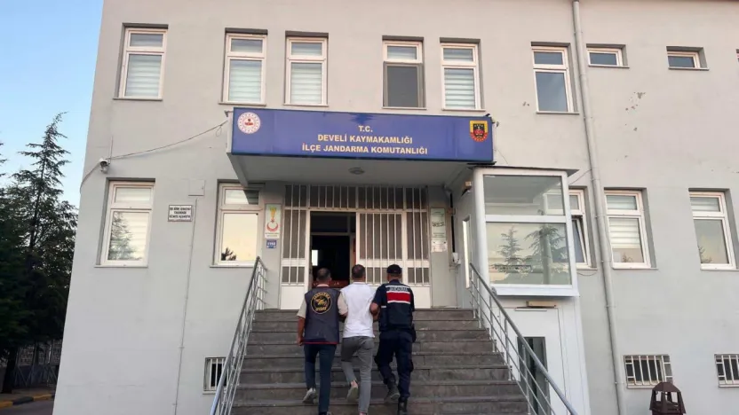 Jandarma ekiplerince FETÖ üyesi bir şahıs Develi'de yakalandı