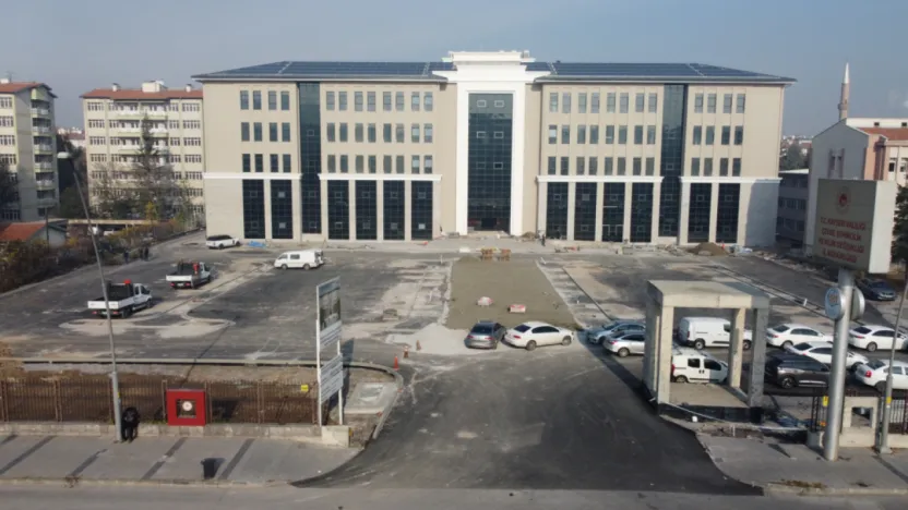 Kamu Binalarının Etrafında 'Yeşil Dönüşüm'