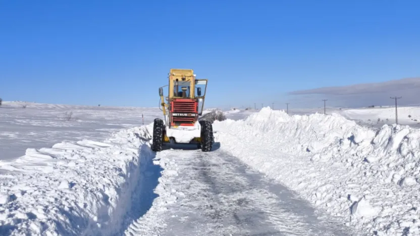 Kar temizleme çalışmaları aralıksız sürüyor