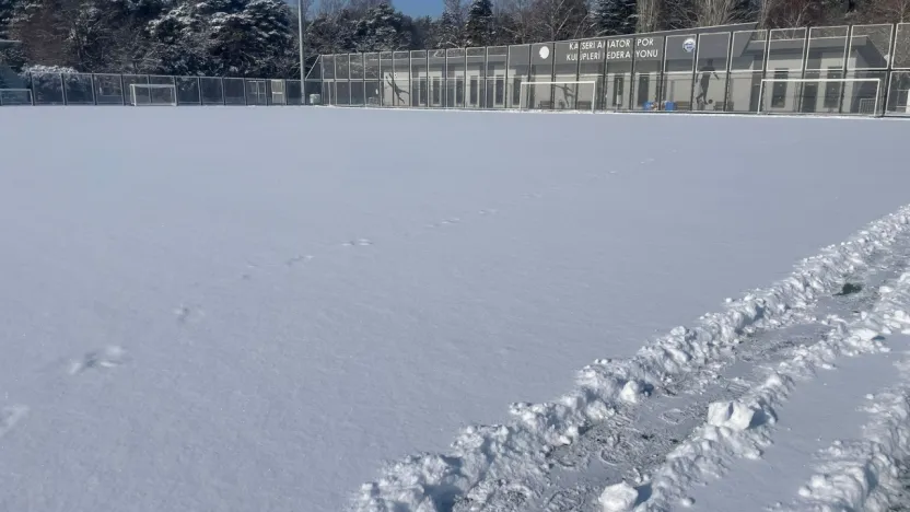 Kayseri'de amatör müsabakalara kar engeli