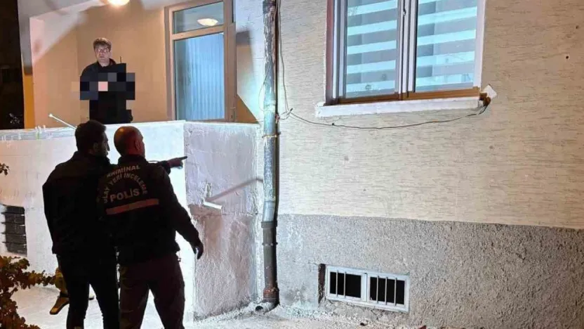 Kayseri'de bir ev kurşunlandı: Boş olması Faciayı Önledi