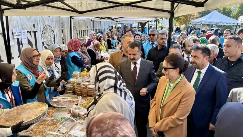 Kayseri'de Müftülük ve TDV, Gazze için Hayır Çarşısı Düzenlendi