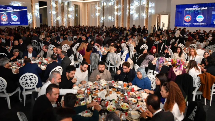 Kayseri'de Öğretmenler Günü Coşkuyla Kutlandı