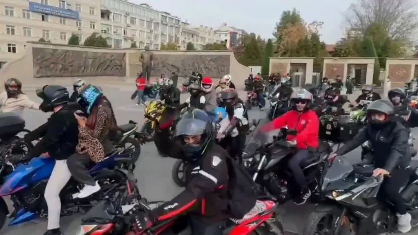 Kayseri'de polis ve motosikletçilerden trafik güvenliği etkinliği