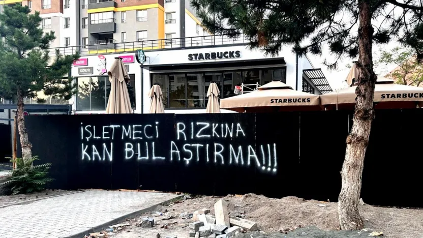 Kayseri'de Starbucks Protestosu: 'Vicdanlar Susmadı!'