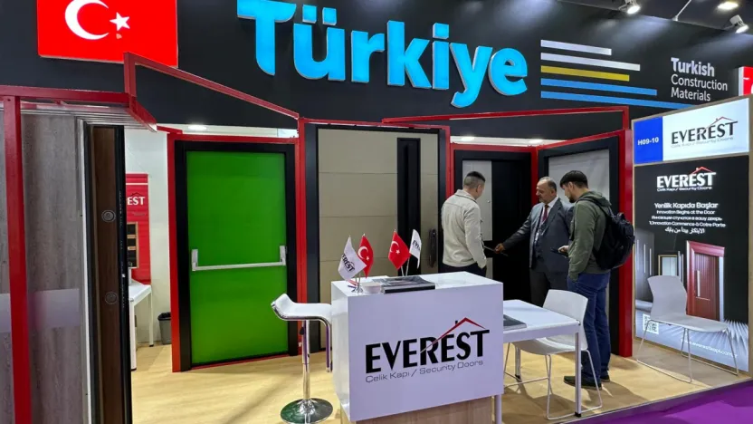 Kayseri'nin Kapıları Dünya Pazarında: Everest Çelik Kapı Kanton Fuarı'nda Türkiye'yi Temsil Etti