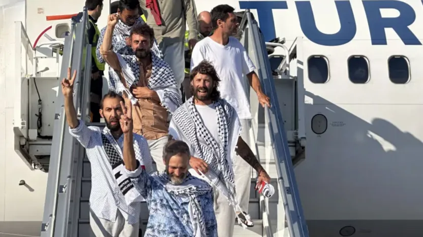Kayserili Sumud Filosu Yolcusu Turan, İstanbul'a indi