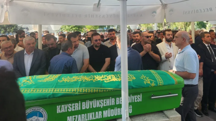 Kayserili Ünlü Film Yapımcısının acı günü: İlhan Bozdağ toprağa verildi