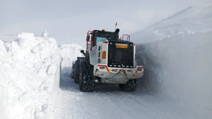Kırsalda Yol Açma Çalışmaları Devam Ediyor