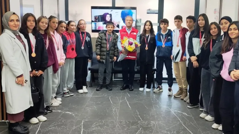 Kızılay Erva Spor Kulübü öğrencileri Yıldızlar İl Müsabakası'ndan 12 madalya ile döndü