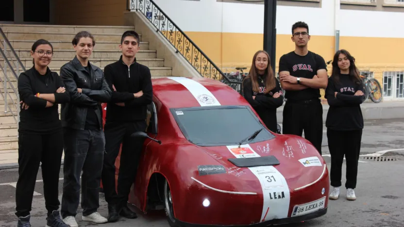 Lise öğrencilerinin elektrikli aracına 'yerlilik' ödülü