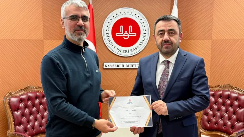 M.Germirli Ortaokulu 384 bin liralık kermes gelirini Gazze'ye bağışladı