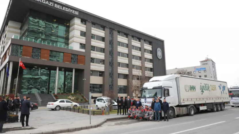 Melikgazi'den Gazze'ye 24 TIR yardım gönderildi