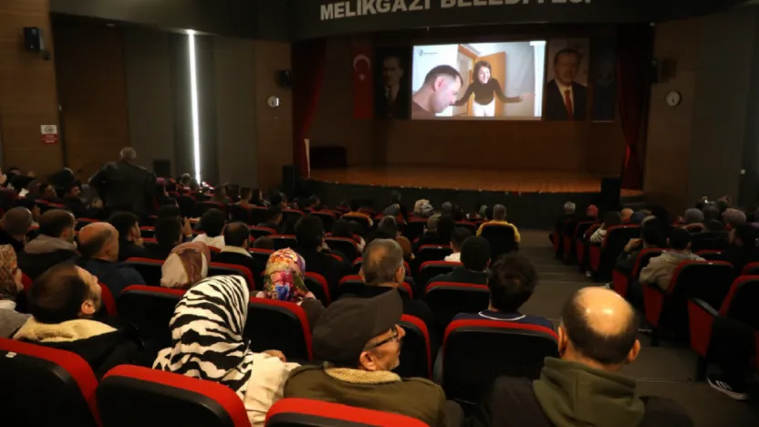 Melikgazi'den İşitme Engellilere Özel Film Gösterimi