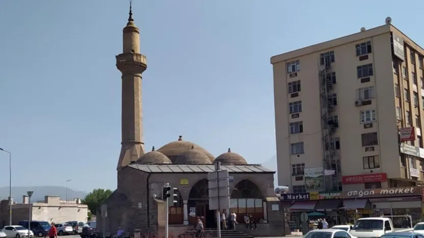 Moğol emiri Hatıroğlu Eşref Bey'in Kayseri'deki yapısı: Hatıroğlu Cami
