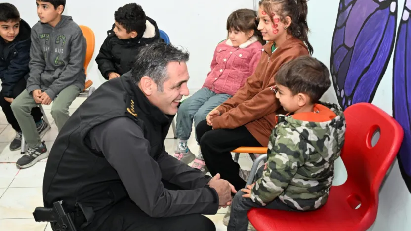 Müdür Aydın, kanser hastası çocuklarla bir araya geldi