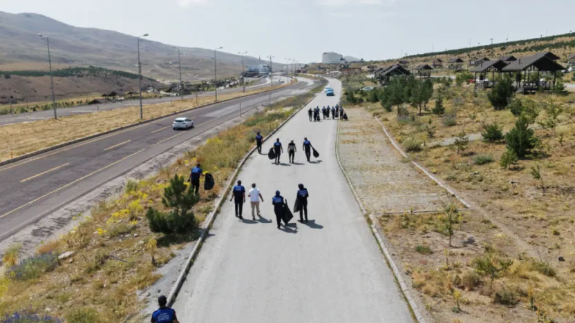 Özhaseki Bulvarı'nda Derin Temizlik