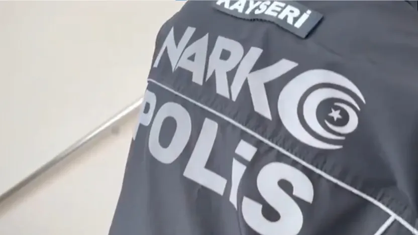 Polis ekipleri, 5 kilogram 179,07 gram narkotik madde ele geçirdi