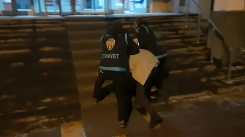 Polise çarparak kaçan alkollü sürücü tutuklandı