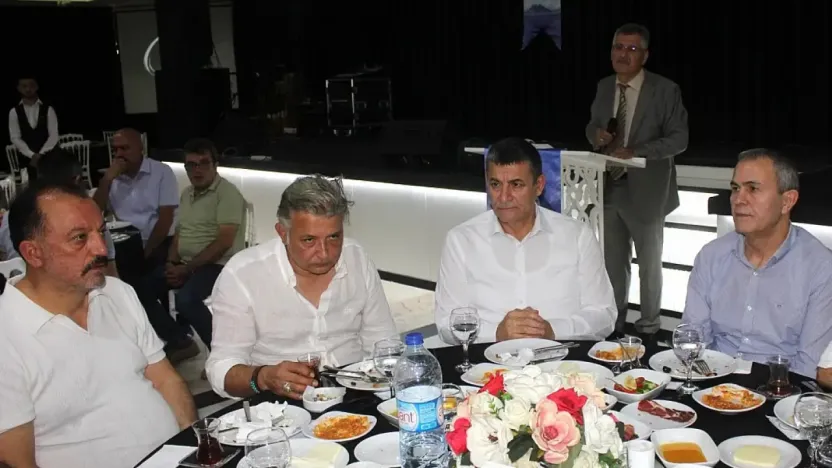 Prof. Özkan Yeni Ufuklar'da Güven Tazeledi: Milli Kimlik Vurgusu