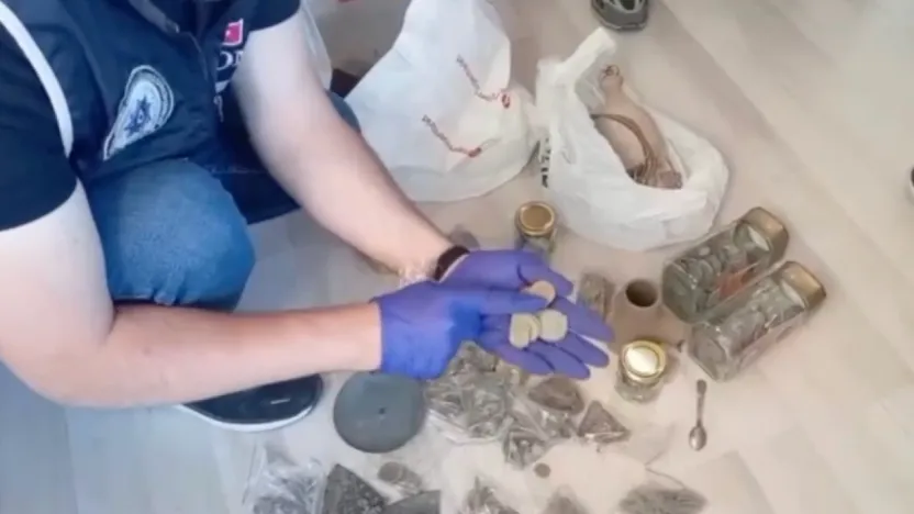 Roma ve Bizans dönemine ait binden fazla tarihi eser ele geçirildi