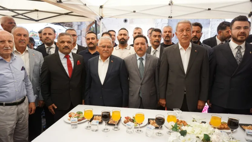 Saat Kulesi gurbetçilere verildi