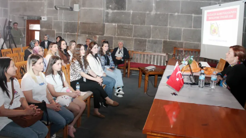 Sağlıklı Beslenme Üzerine Bilim Kafe'de Öneriler