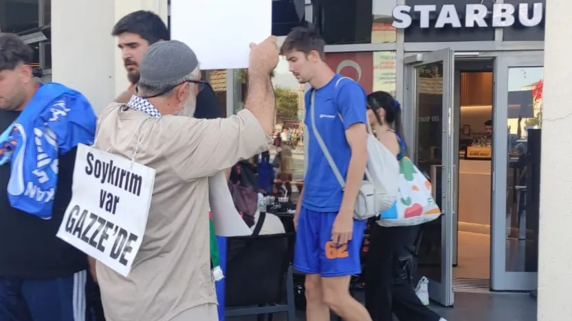 Sessiz Direniş 13. Haftasında: Starbucks Önündeki Protestoya Sporculardan Küstah Tepki