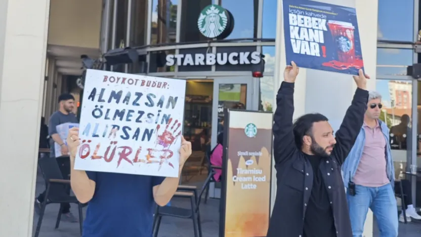 Starbucks Önünde Sessiz Çığlık: Boykotun Gücü!